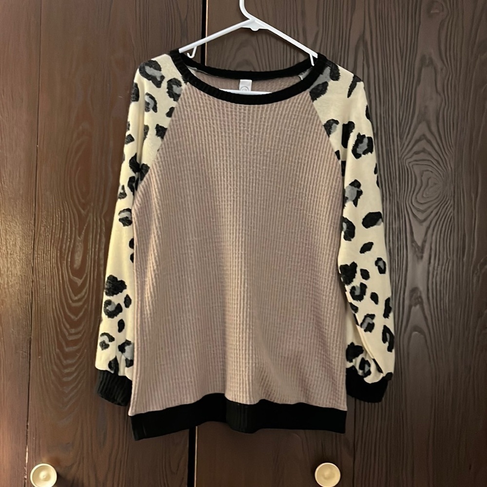 CY lightweight fleece tan top with animal print sleeves. Size Medium. NWOT